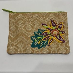 NWOT Vera Bradley Rattan Floral Clutch Wristlet